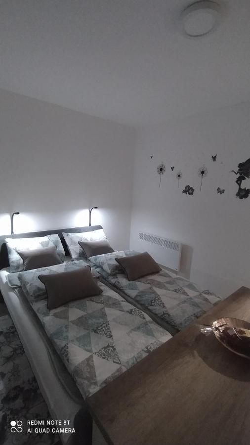 Apartman * Victory * Banja Luka Exteriör bild